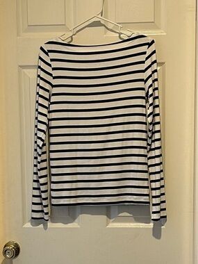 NWOT GAP Tee